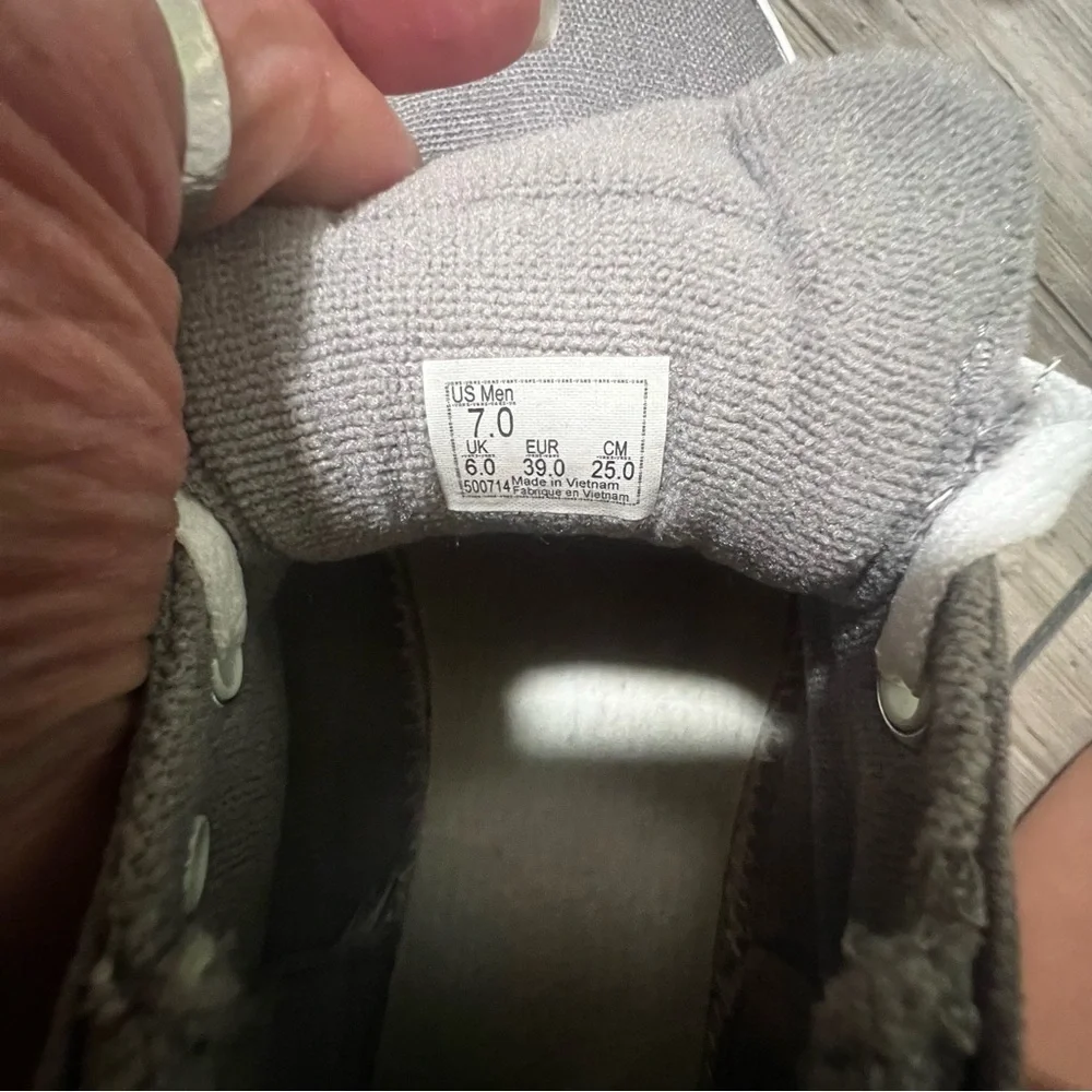 NWOB Vans Seldan Sidewall Frost Grey Skate Skater Shoes | Casual | Sneaker